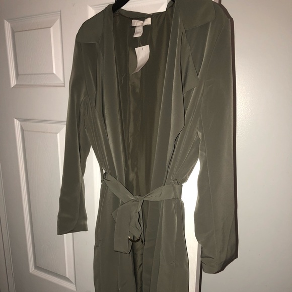 H&M Khaki Green trench with gold buckle belt - Picture 2 of 4